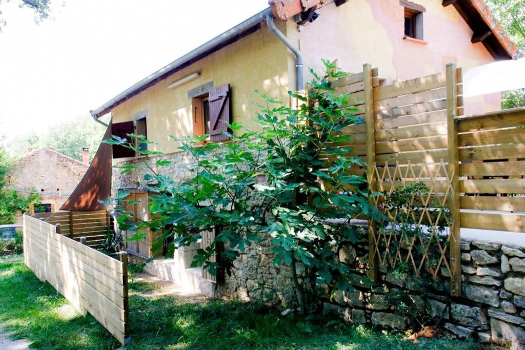 Villa La Tanière des druides à Luzech Extérieur photo